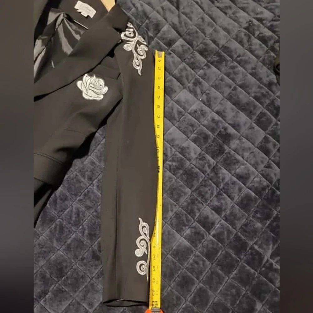 Vintage *RARE* Designer Blazer with Silver Applique *ONE OF A KIND* - Picture 9 of 12